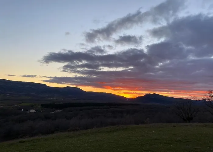 Otel Rural Nubes Salas De Los Infantes